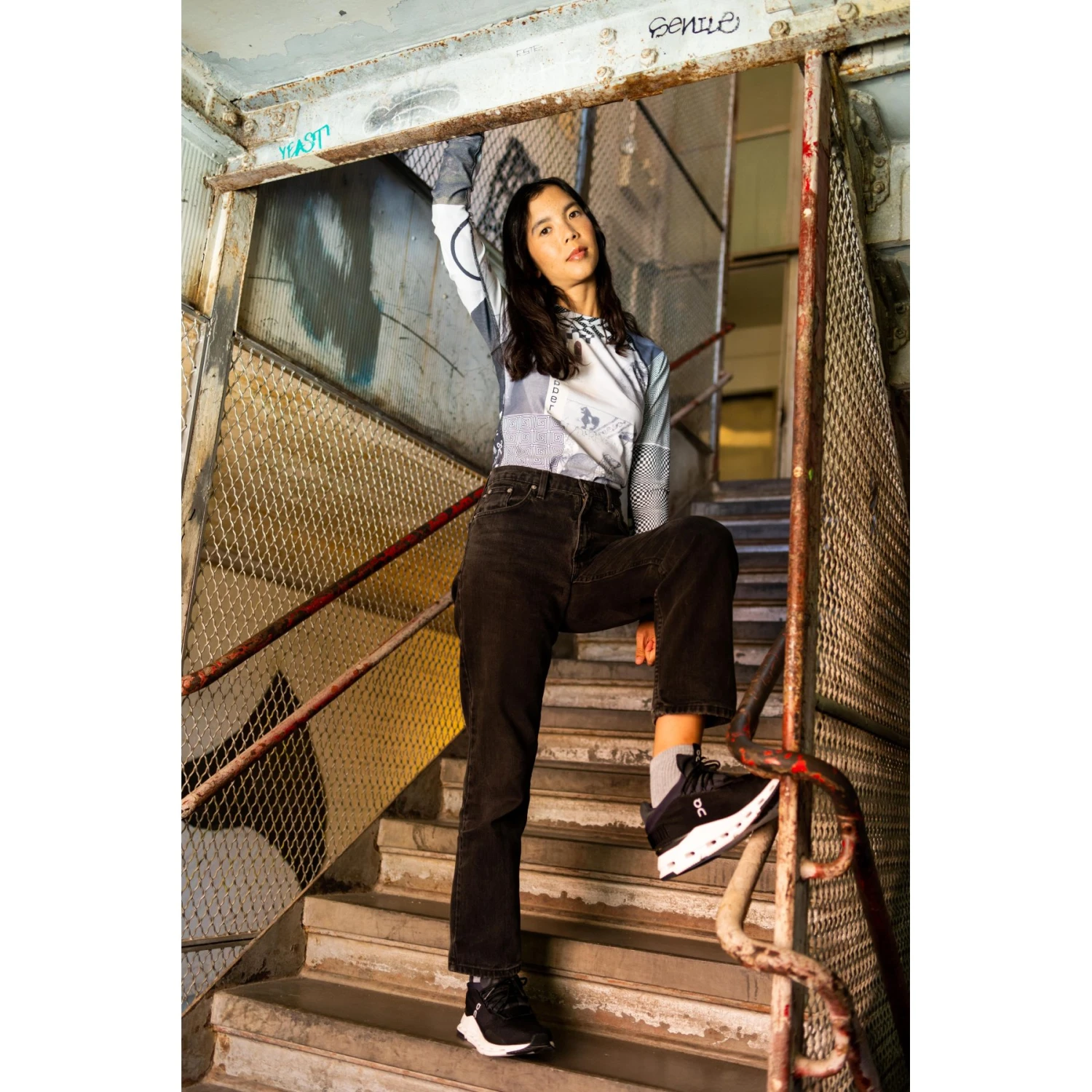 On Running On Cloudnova Women Sneaker - Phantom & White 11 On Running On Cloudnova Women Sneaker - Phantom & White - Image 9