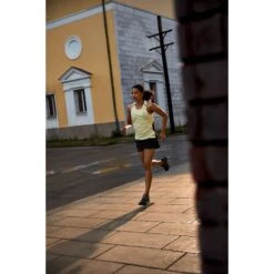 On Running On Cloudstratus Women Running Shoe - Black -On Running Store on cloudstratus women running shoe black 9 1105440