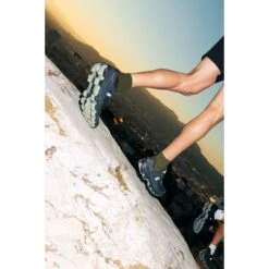 On Running On Cloudventure Trailrunning Shoe - Black & Reseda -On Running Store on cloudventure running shoe black reseda 3 1028385