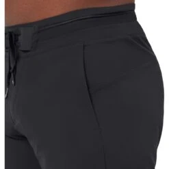 On Running On Hybrid Shorts Men - Black -On Running Store on hybrid shorts black 6 950127