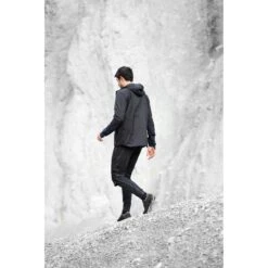 On Running On Insulator Jacket - Black & Navy 27 On Running On Insulator Jacket - Black & Navy -On Running Store on insulator jacket black navy 13 949981