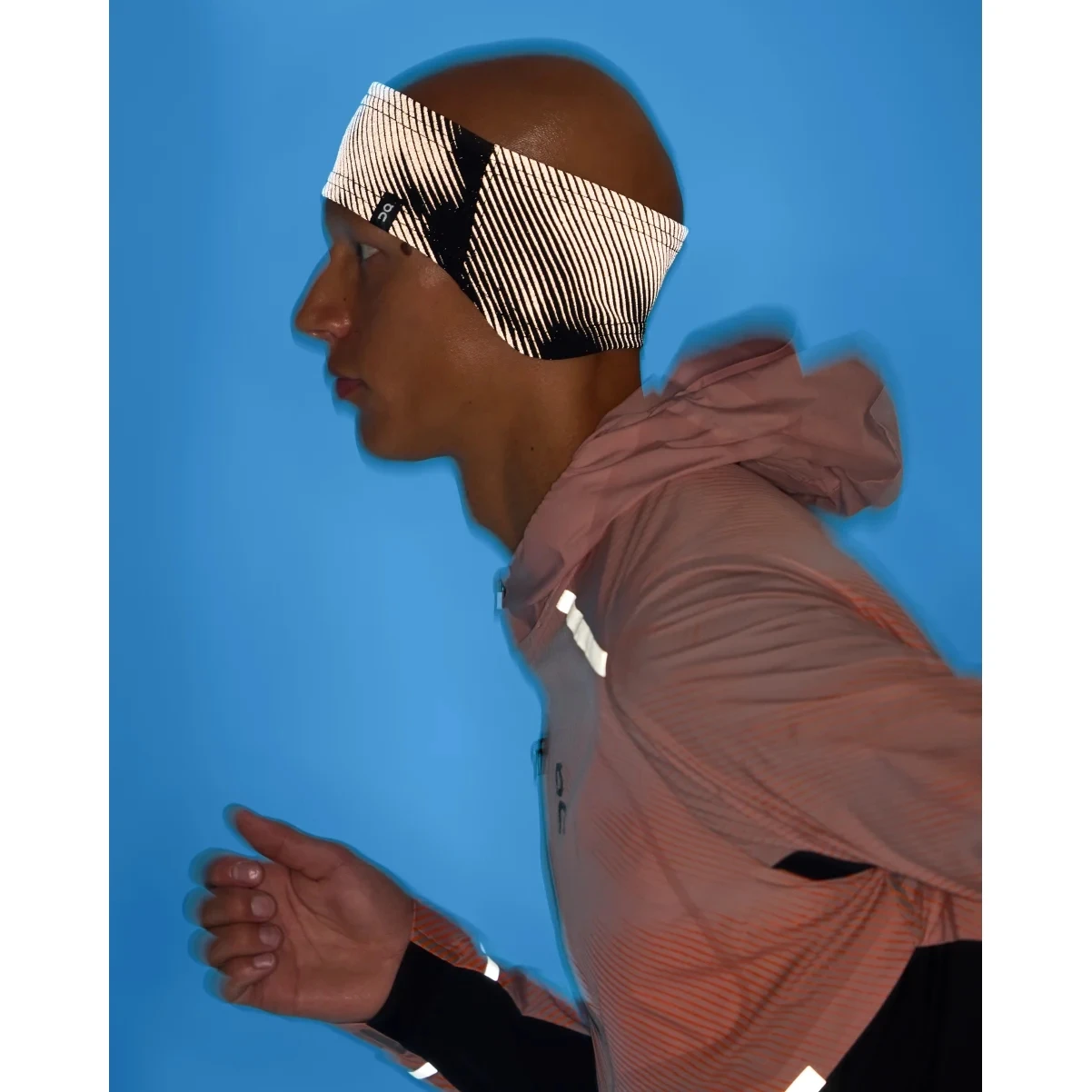 On Running On Lumos Headband - Black 4 On Running On Lumos Headband - Black - Image 2