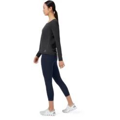 On Running On Performance Long-T Running Shirt Women - Black -On Running Store on performance long t women long sleeve running shirt black 3 948937
