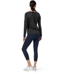 On Running On Performance Long-T Running Shirt Women - Black -On Running Store on performance long t women long sleeve running shirt black 4 948938