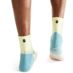 On Running On Performance Mid Sock Men - Hay & Rose -On Running Store on performance mid sock men hay rose 3 1531790