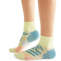 On Running On Performance Mid Sock Women - Hay & Rose -On Running Store on performance mid sock women hay rose 2 1531771