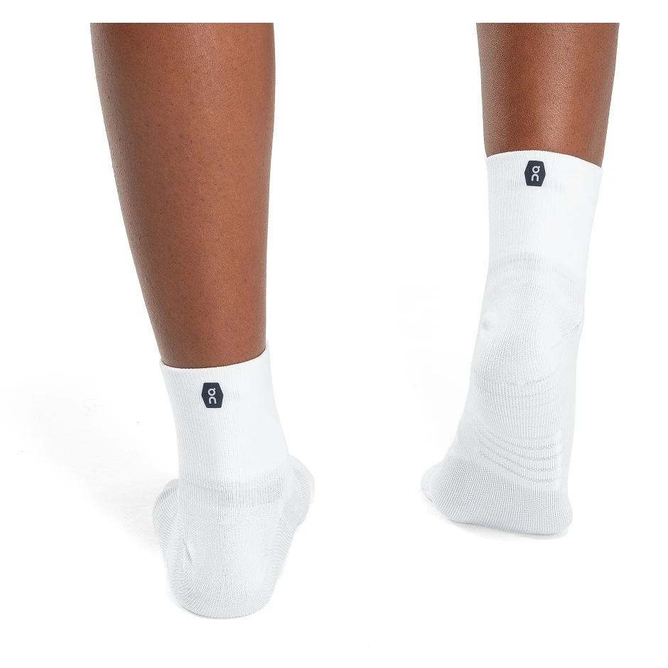 On Running On Performance Mid Sock Women - White & Ivory 5 On Running On Performance Mid Sock Women - White & Ivory - Image 3
