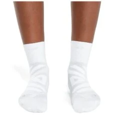 On Running On Performance Mid Sock Women - White & Ivory 9 On Running On Performance Mid Sock Women - White & Ivory -On Running Store on performance mid sock women white ivory 3 1435284
