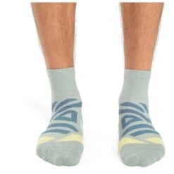 On Running On Performance Mid Sock Men - Zest & Moss -On Running Store on performance mid sock zest moss 3 1430491
