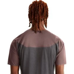 On Running On Performance-T Running Shirt - Grape & Black 13 On Running On Performance-T Running Shirt - Grape & Black -On Running Store on performance t running shirt grape black 4 1568897