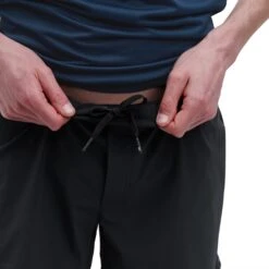 On Running On 5 Inch Lightweight Shorts Men - Black -On Running Store on running 5 inch lightweight shorts black 7 1278376