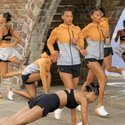 On Running On 5 Inch Running Shorts Women - Black -On Running Store on running 5 inch running shorts women black 3 1279050