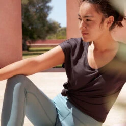 On Running On Active-T Flow Women T-Shirt - Pebble -On Running Store on running active t flow women t shirt pebble 07 858447