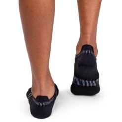 On Running On Ultralight Low Sock Women - Black & White -On Running Store on running ultralight low sock women black white 3 1264019