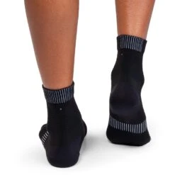 On Running On Ultralight Mid Sock Women - Black & White -On Running Store on running ultralight mid sock women black white 3 1264060