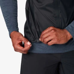 On Running On Weather Vest - Black -On Running Store on running weather vest black 09 858833