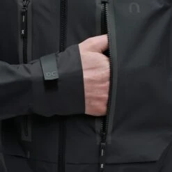 On Running On Storm Jacket - Black -On Running Store on storm jacket black 7 1301001