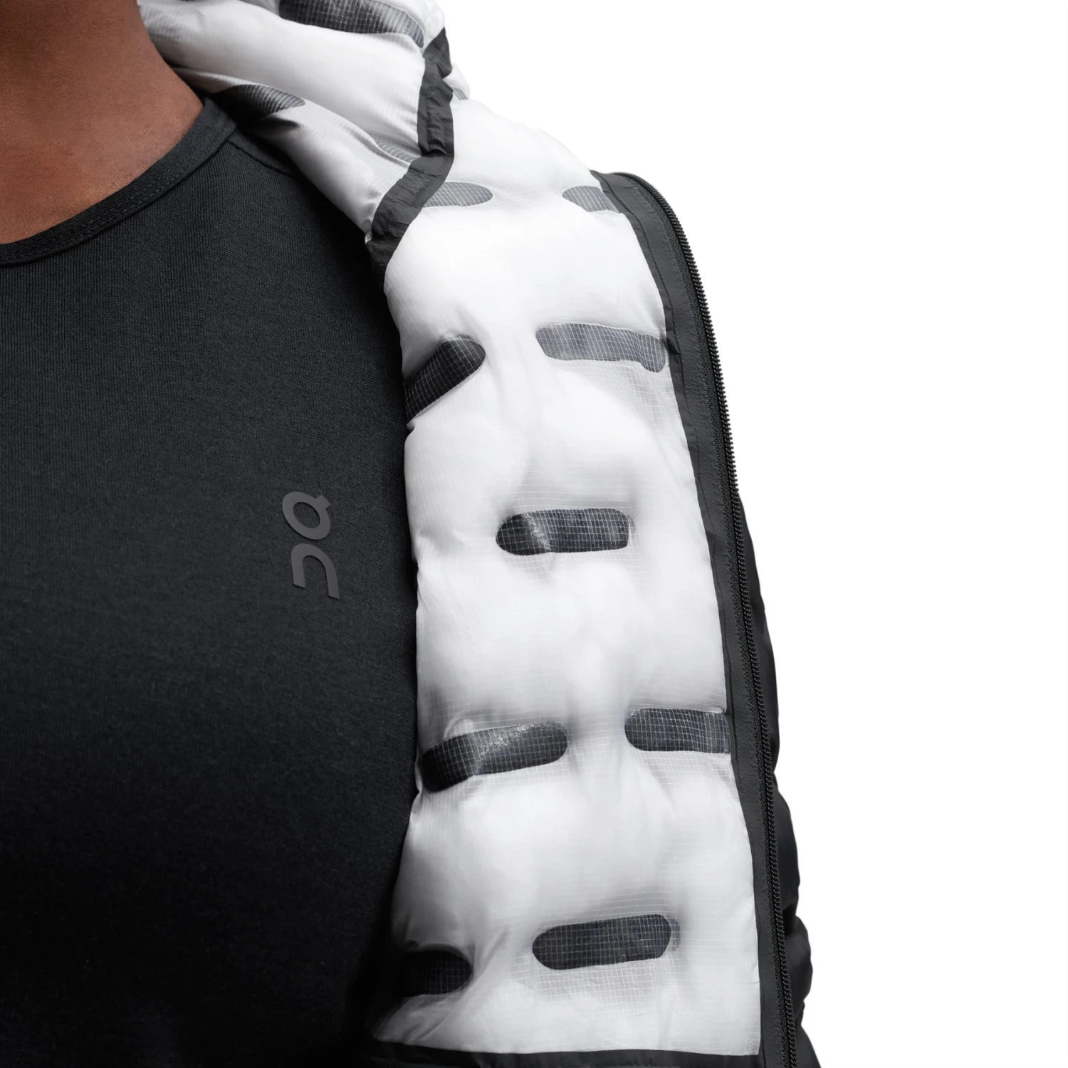 On Running On Switch Jacket Women - Black & White 9 On Running On Switch Jacket Women - Black & White - Image 7