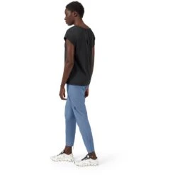 On Running On T Women T-Shirt - Black -On Running Store on t women running shirt black 3 948888