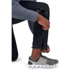 On Running On Track Pants - Black -On Running Store on track pants black 10 950222