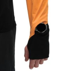 On Running On Trail Breaker Long Sleeve Running Shirt - Mango & Black -On Running Store on trail breaker long sleeve running shirt mango black 8 1278764