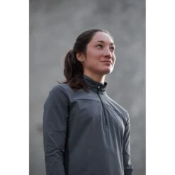 On Running On Trail Breaker Women Long Sleeve Running Shirt - Dark & Black -On Running Store on trail breaker women long sleeve running shirt dark black 11 949091