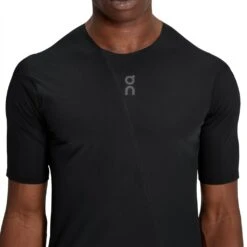 On Running On Ultra-T Running Shirt Men - Black -On Running Store on ultra t running shirt men black 4 1516044