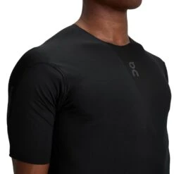On Running On Ultra-T Running Shirt Men - Black -On Running Store on ultra t running shirt men black 5 1516045