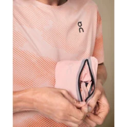 On Running On Weather Jacket Lumos - Woodrose & Black -On Running Store on weather lumos laufjacke woodrose 1 1558295