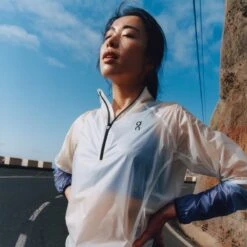 On Running On Zero Jacket Women - Undyed-White & Cobalt -On Running Store on zero jacket women undyed white cobalt 10 1443290